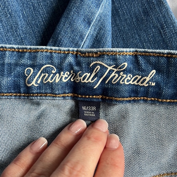 Universal Thread Jeans - Picture 3 of 5